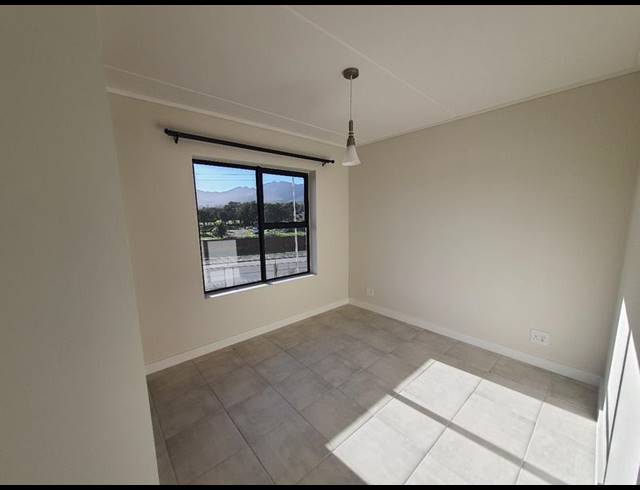 1 BEDROOM PROPERTY TO RENT IN GREENBAY ECO ESTATE